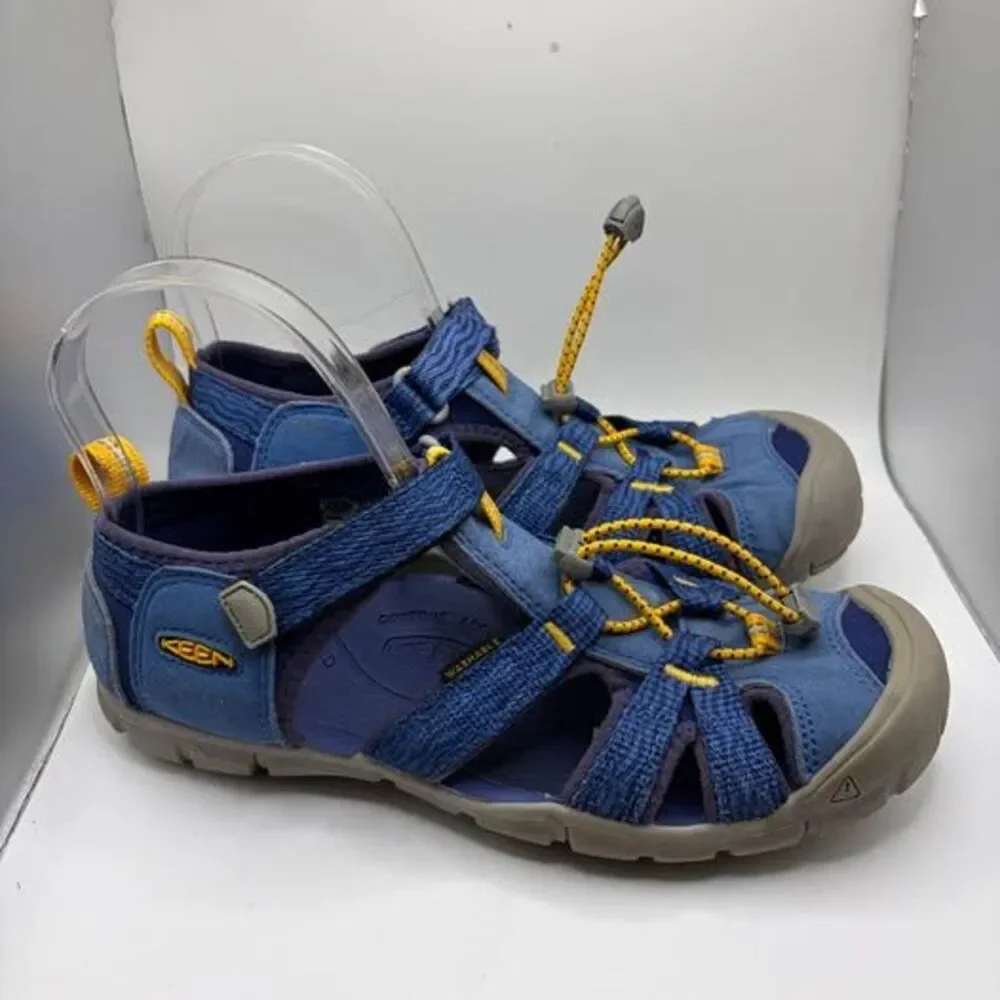 Kids KEEN Waterproof Sandals Size 5